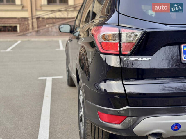 Черный Форд Эскейп, объемом двигателя 1.5 л и пробегом 143 тыс. км за 12999 $, фото 12 на Automoto.ua