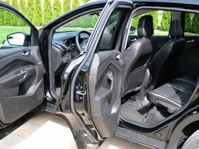 Черный Форд Эскейп, объемом двигателя 2 л и пробегом 89 тыс. км за 9000 $, фото 1 на Automoto.ua