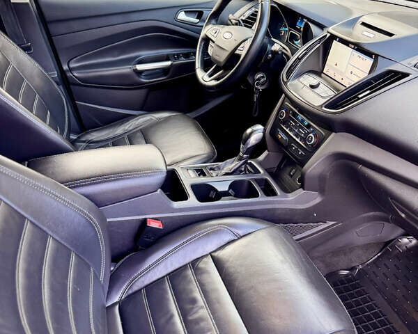 Черный Форд Эскейп, объемом двигателя 1.5 л и пробегом 143 тыс. км за 12999 $, фото 39 на Automoto.ua