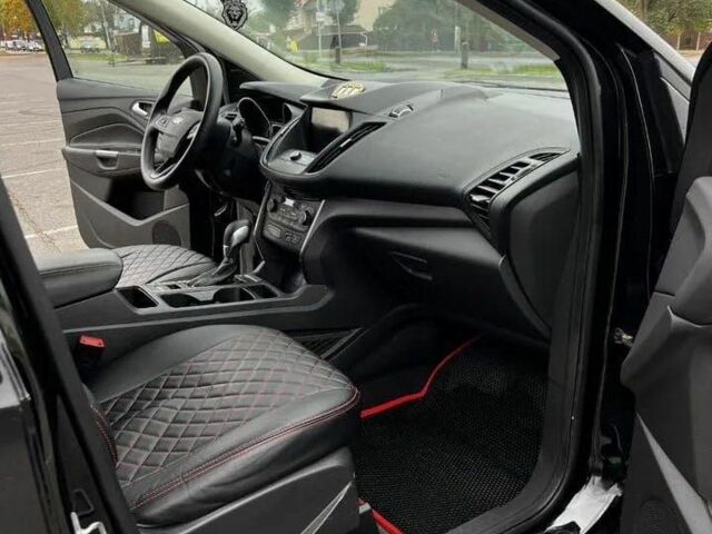 Черный Форд Эскейп, объемом двигателя 2 л и пробегом 88 тыс. км за 10000 $, фото 8 на Automoto.ua