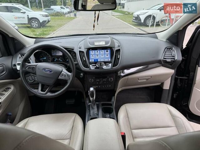 Черный Форд Эскейп, объемом двигателя 2 л и пробегом 91 тыс. км за 15500 $, фото 9 на Automoto.ua