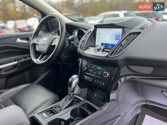Черный Форд Эскейп, объемом двигателя 2 л и пробегом 137 тыс. км за 14999 $, фото 17 на Automoto.ua