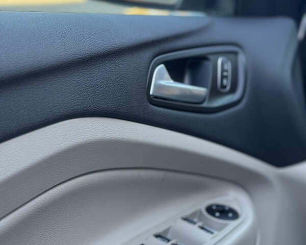 Чорний Форд Ескейп, об'ємом двигуна 1.5 л та пробігом 54 тис. км за 13799 $, фото 10 на Automoto.ua