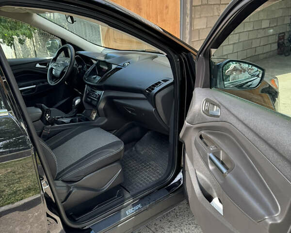 Черный Форд Эскейп, объемом двигателя 1.5 л и пробегом 51 тыс. км за 12000 $, фото 9 на Automoto.ua