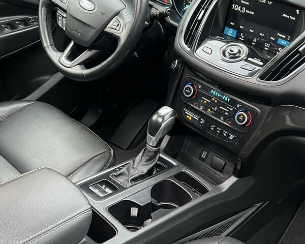 Чорний Форд Ескейп, об'ємом двигуна 2 л та пробігом 147 тис. км за 16900 $, фото 42 на Automoto.ua