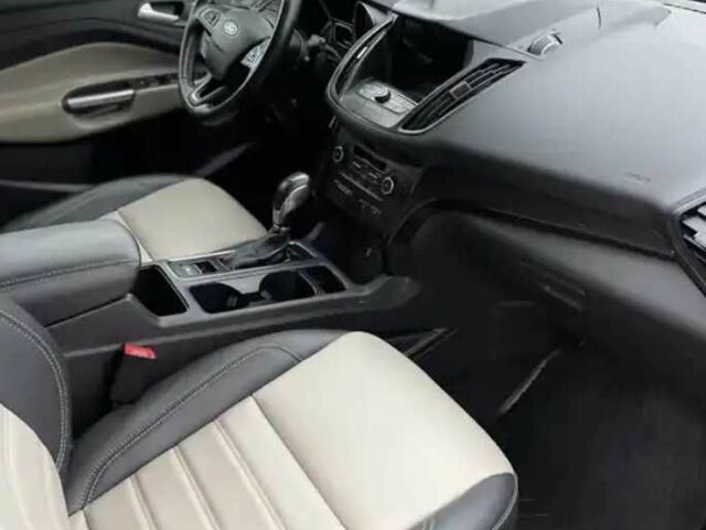 Черный Форд Эскейп, объемом двигателя 1.5 л и пробегом 115 тыс. км за 10200 $, фото 5 на Automoto.ua