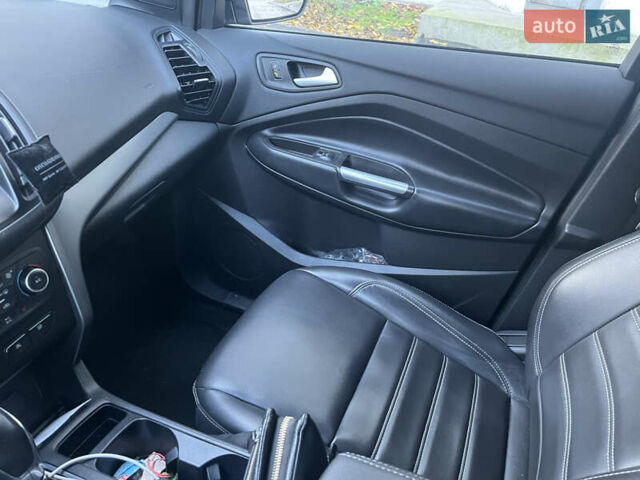 Черный Форд Эскейп, объемом двигателя 1.5 л и пробегом 163 тыс. км за 14500 $, фото 11 на Automoto.ua