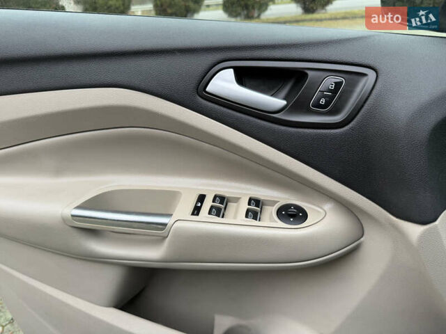 Черный Форд Эскейп, объемом двигателя 1.5 л и пробегом 214 тыс. км за 10000 $, фото 20 на Automoto.ua