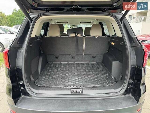 Черный Форд Эскейп, объемом двигателя 2 л и пробегом 91 тыс. км за 15500 $, фото 6 на Automoto.ua