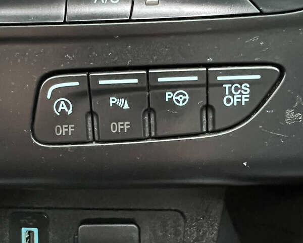 Чорний Форд Ескейп, об'ємом двигуна 2 л та пробігом 147 тис. км за 16900 $, фото 48 на Automoto.ua