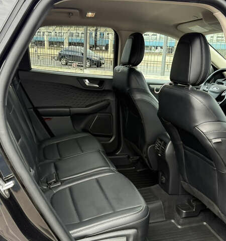 Чорний Форд Ескейп, об'ємом двигуна 1.5 л та пробігом 62 тис. км за 17800 $, фото 8 на Automoto.ua