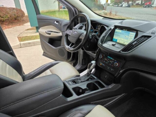 Черный Форд Эскейп, объемом двигателя 1.5 л и пробегом 38 тыс. км за 4300 $, фото 11 на Automoto.ua