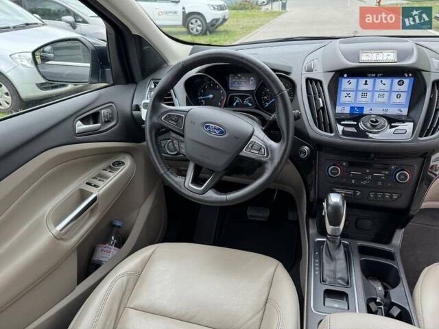 Черный Форд Эскейп, объемом двигателя 2 л и пробегом 91 тыс. км за 15500 $, фото 10 на Automoto.ua