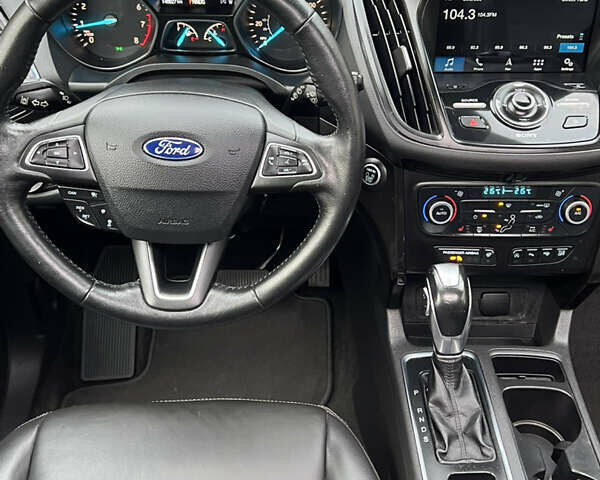 Чорний Форд Ескейп, об'ємом двигуна 2 л та пробігом 147 тис. км за 16900 $, фото 31 на Automoto.ua