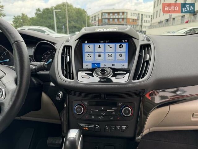 Черный Форд Эскейп, объемом двигателя 2 л и пробегом 91 тыс. км за 15500 $, фото 12 на Automoto.ua