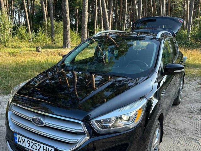 Черный Форд Эскейп, объемом двигателя 2 л и пробегом 126 тыс. км за 15000 $, фото 17 на Automoto.ua