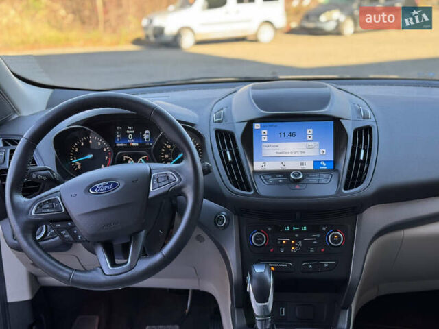 Чорний Форд Ескейп, об'ємом двигуна 1.5 л та пробігом 54 тис. км за 13799 $, фото 9 на Automoto.ua