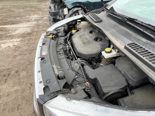 Черный Форд Эскейп, объемом двигателя 2 л и пробегом 115 тыс. км за 9900 $, фото 16 на Automoto.ua