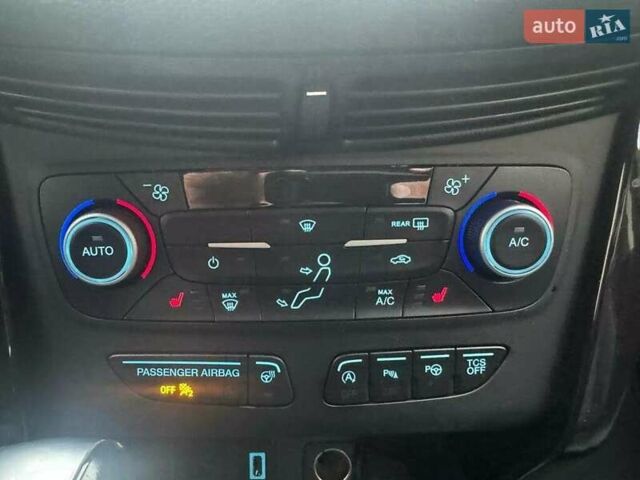 Черный Форд Эскейп, объемом двигателя 2 л и пробегом 100 тыс. км за 3000 $, фото 9 на Automoto.ua