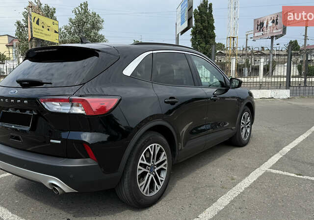 Чорний Форд Ескейп, об'ємом двигуна 1.5 л та пробігом 62 тис. км за 17800 $, фото 1 на Automoto.ua
