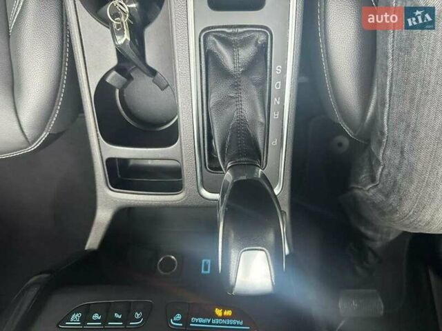 Черный Форд Эскейп, объемом двигателя 2 л и пробегом 100 тыс. км за 3000 $, фото 12 на Automoto.ua