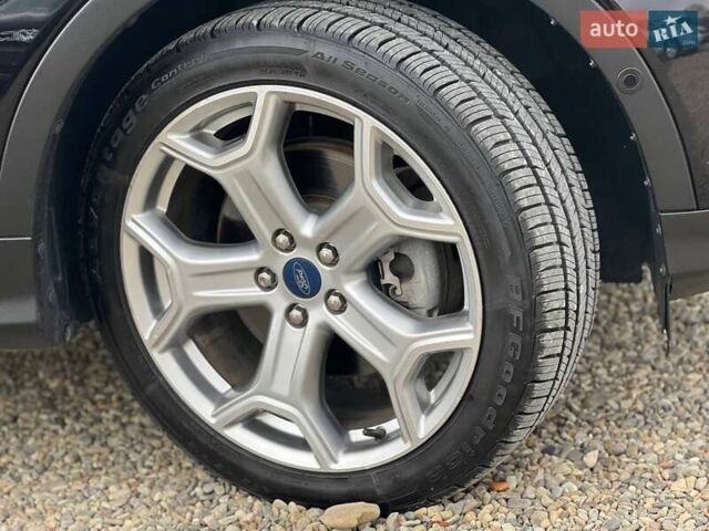 Черный Форд Эскейп, объемом двигателя 2 л и пробегом 137 тыс. км за 14999 $, фото 16 на Automoto.ua
