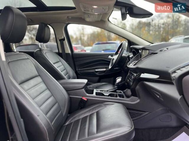 Черный Форд Эскейп, объемом двигателя 2 л и пробегом 137 тыс. км за 14999 $, фото 19 на Automoto.ua