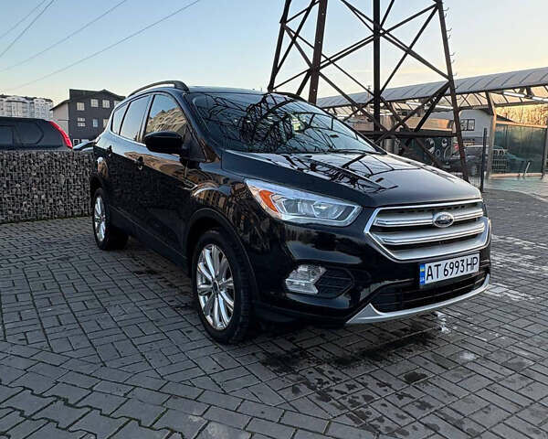 Черный Форд Эскейп, объемом двигателя 1.5 л и пробегом 112 тыс. км за 14900 $, фото 1 на Automoto.ua