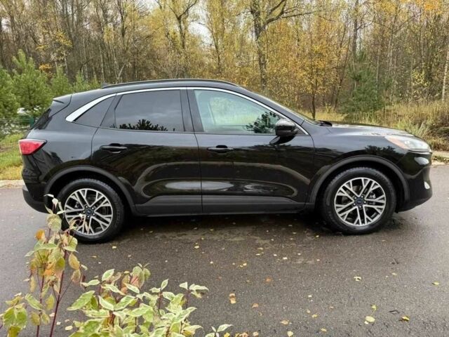 Черный Форд Эскейп, объемом двигателя 1.5 л и пробегом 90 тыс. км за 15000 $, фото 5 на Automoto.ua