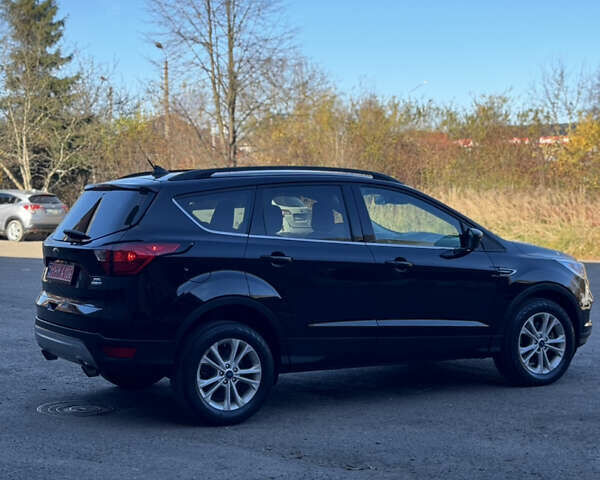 Чорний Форд Ескейп, об'ємом двигуна 1.5 л та пробігом 54 тис. км за 13799 $, фото 4 на Automoto.ua