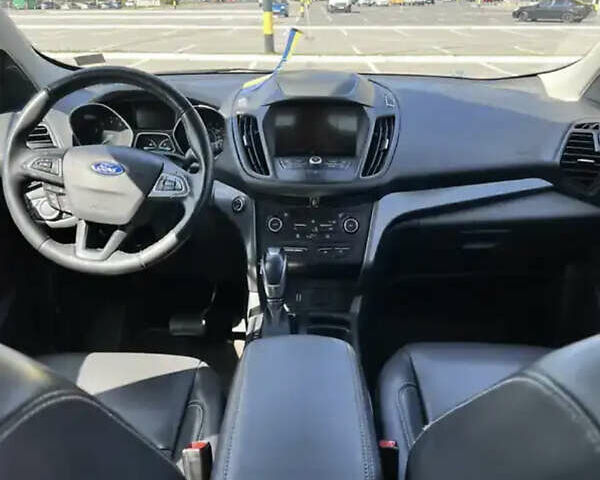 Чорний Форд Ескейп, об'ємом двигуна 1.5 л та пробігом 87 тис. км за 15000 $, фото 10 на Automoto.ua