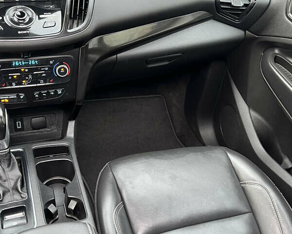 Чорний Форд Ескейп, об'ємом двигуна 2 л та пробігом 147 тис. км за 16900 $, фото 36 на Automoto.ua