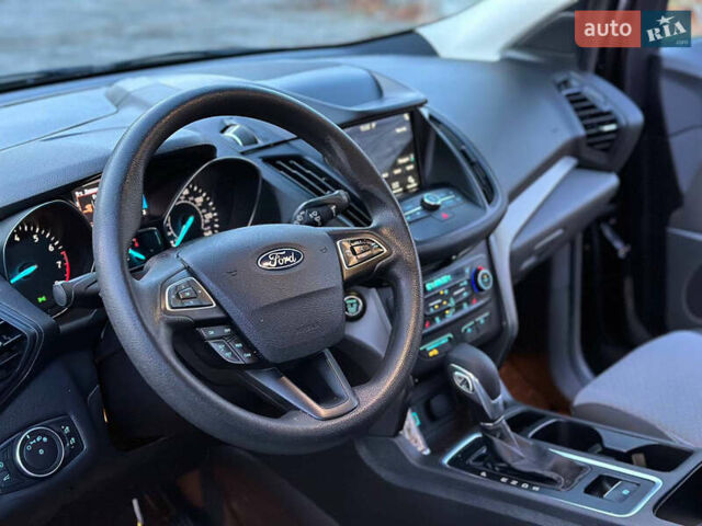 Чорний Форд Ескейп, об'ємом двигуна 1.5 л та пробігом 55 тис. км за 11700 $, фото 7 на Automoto.ua