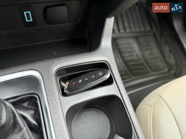 Черный Форд Эскейп, объемом двигателя 1.5 л и пробегом 214 тыс. км за 10000 $, фото 18 на Automoto.ua