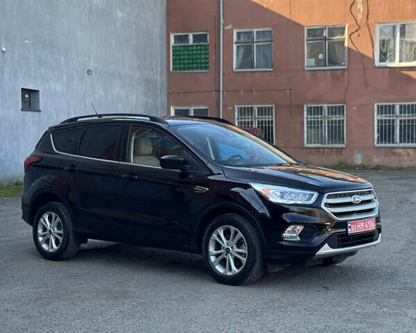 Чорний Форд Ескейп, об'ємом двигуна 1.5 л та пробігом 54 тис. км за 13799 $, фото 3 на Automoto.ua