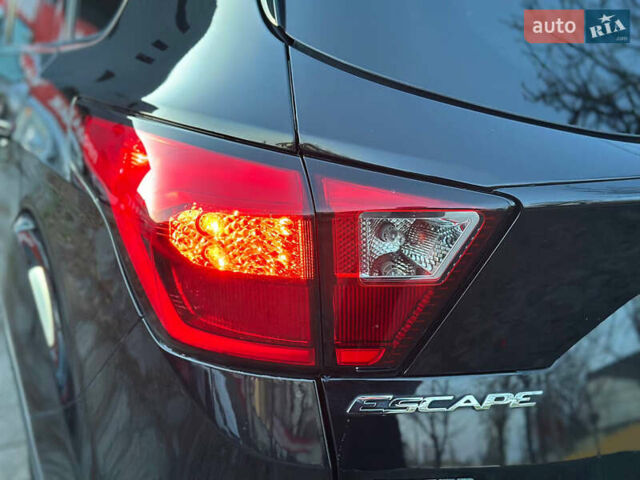 Чорний Форд Ескейп, об'ємом двигуна 1.5 л та пробігом 55 тис. км за 11700 $, фото 38 на Automoto.ua