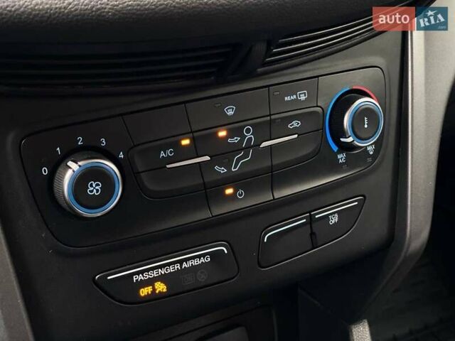 Черный Форд Эскейп, объемом двигателя 2.49 л и пробегом 61 тыс. км за 13490 $, фото 28 на Automoto.ua