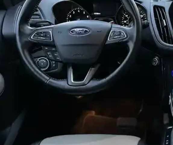 Черный Форд Эскейп, объемом двигателя 1.5 л и пробегом 115 тыс. км за 10200 $, фото 9 на Automoto.ua