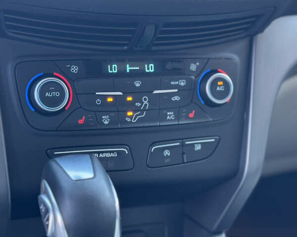 Чорний Форд Ескейп, об'ємом двигуна 1.5 л та пробігом 54 тис. км за 13799 $, фото 13 на Automoto.ua