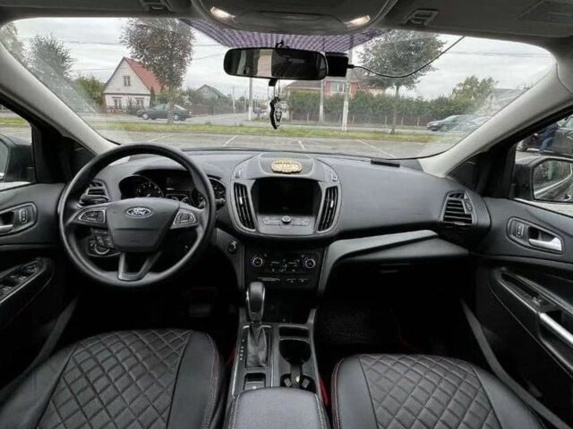 Черный Форд Эскейп, объемом двигателя 2 л и пробегом 88 тыс. км за 10000 $, фото 6 на Automoto.ua