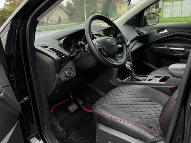 Черный Форд Эскейп, объемом двигателя 2 л и пробегом 88 тыс. км за 10000 $, фото 7 на Automoto.ua