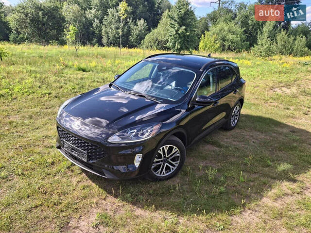 Чорний Форд Ескейп, об'ємом двигуна 1.5 л та пробігом 58 тис. км за 13800 $, фото 1 на Automoto.ua