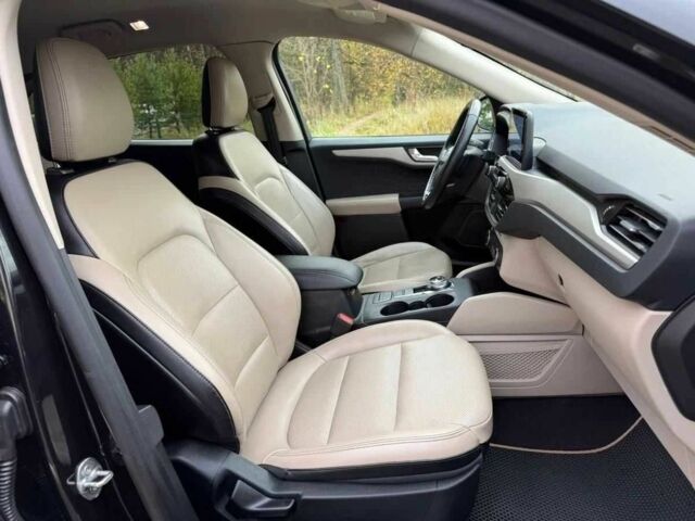 Черный Форд Эскейп, объемом двигателя 1.5 л и пробегом 90 тыс. км за 15000 $, фото 13 на Automoto.ua