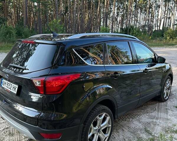 Черный Форд Эскейп, объемом двигателя 2 л и пробегом 126 тыс. км за 15600 $, фото 16 на Automoto.ua