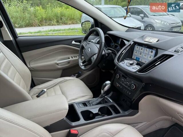 Черный Форд Эскейп, объемом двигателя 2 л и пробегом 91 тыс. км за 15500 $, фото 7 на Automoto.ua