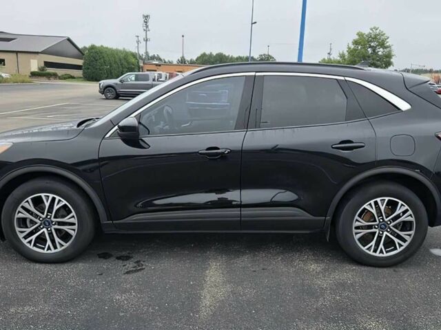 Чорний Форд Ескейп, об'ємом двигуна 2 л та пробігом 37 тис. км за 10900 $, фото 2 на Automoto.ua