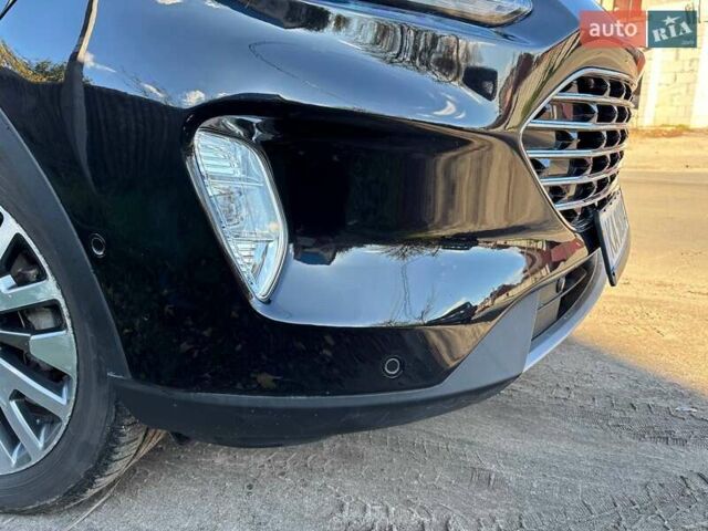 Черный Форд Эскейп, объемом двигателя 2 л и пробегом 88 тыс. км за 18700 $, фото 5 на Automoto.ua