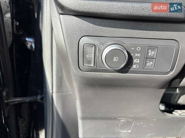 Черный Форд Эскейп, объемом двигателя 2 л и пробегом 88 тыс. км за 18700 $, фото 23 на Automoto.ua