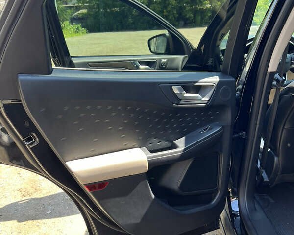 Черный Форд Эскейп, объемом двигателя 2.5 л и пробегом 136 тыс. км за 23000 $, фото 16 на Automoto.ua