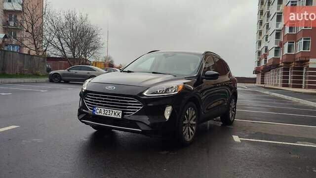 Черный Форд Эскейп, объемом двигателя 2 л и пробегом 130 тыс. км за 17200 $, фото 5 на Automoto.ua